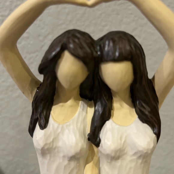 Sculpted Sisters Figurine - Picture 2 of 6